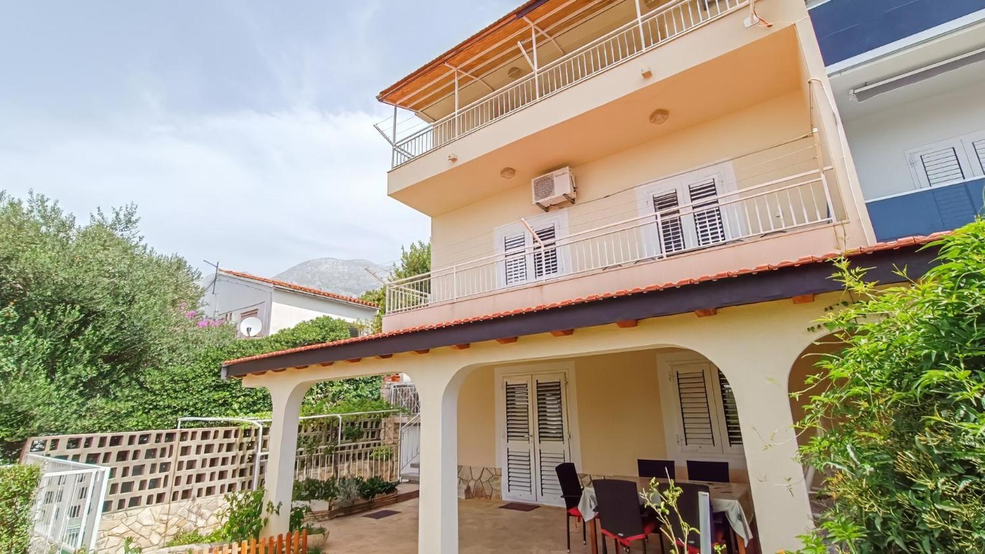 Apartment Huanita Promajna Exterior photo
